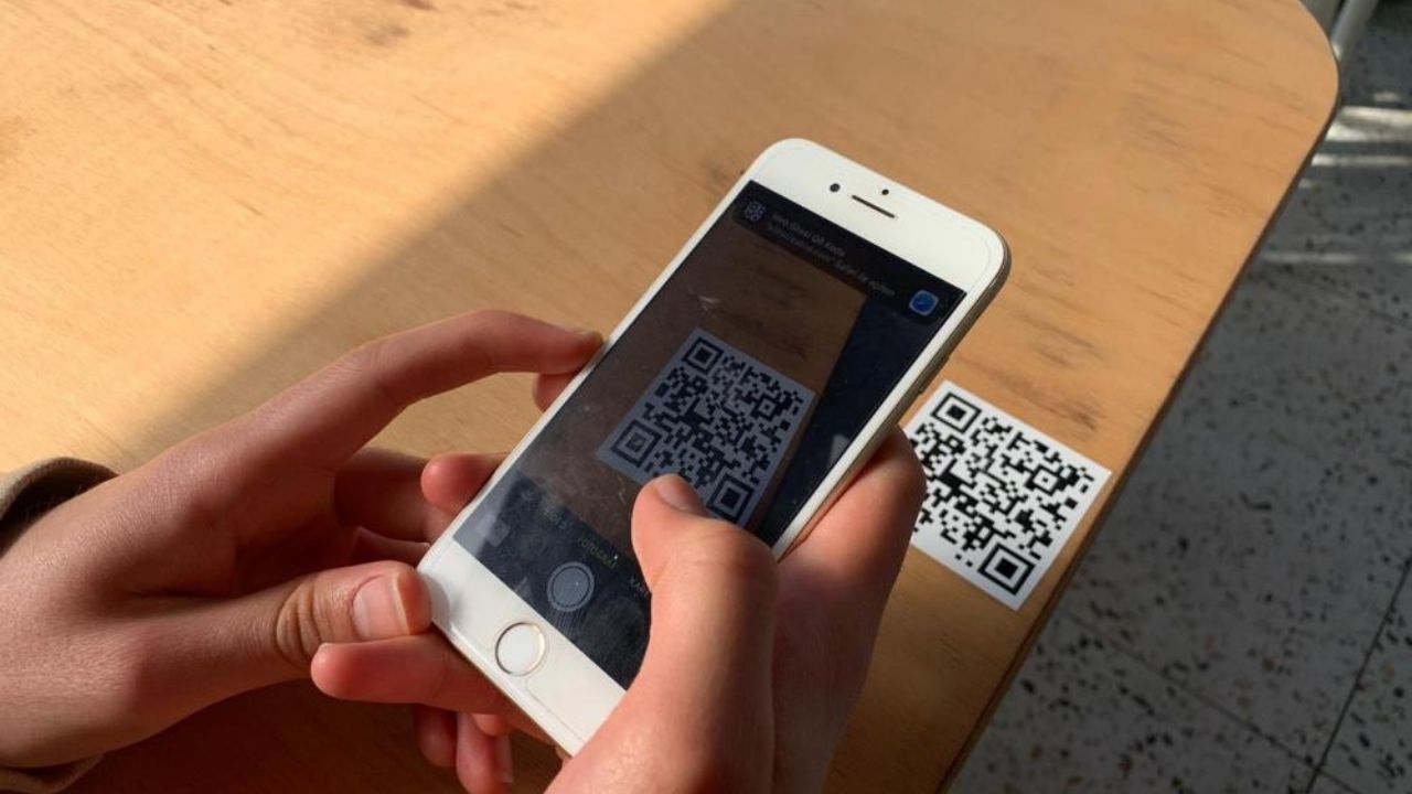 Fiyatlar sürekli değişince işletmeciler çözümü QR kodlu menüde buldular